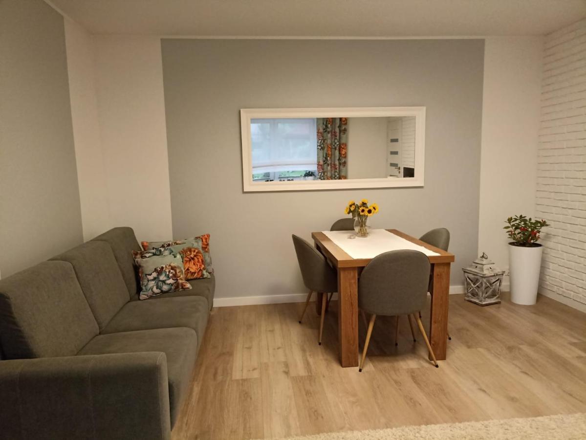 Mieszkanie Nad Jeziorem Apartment *